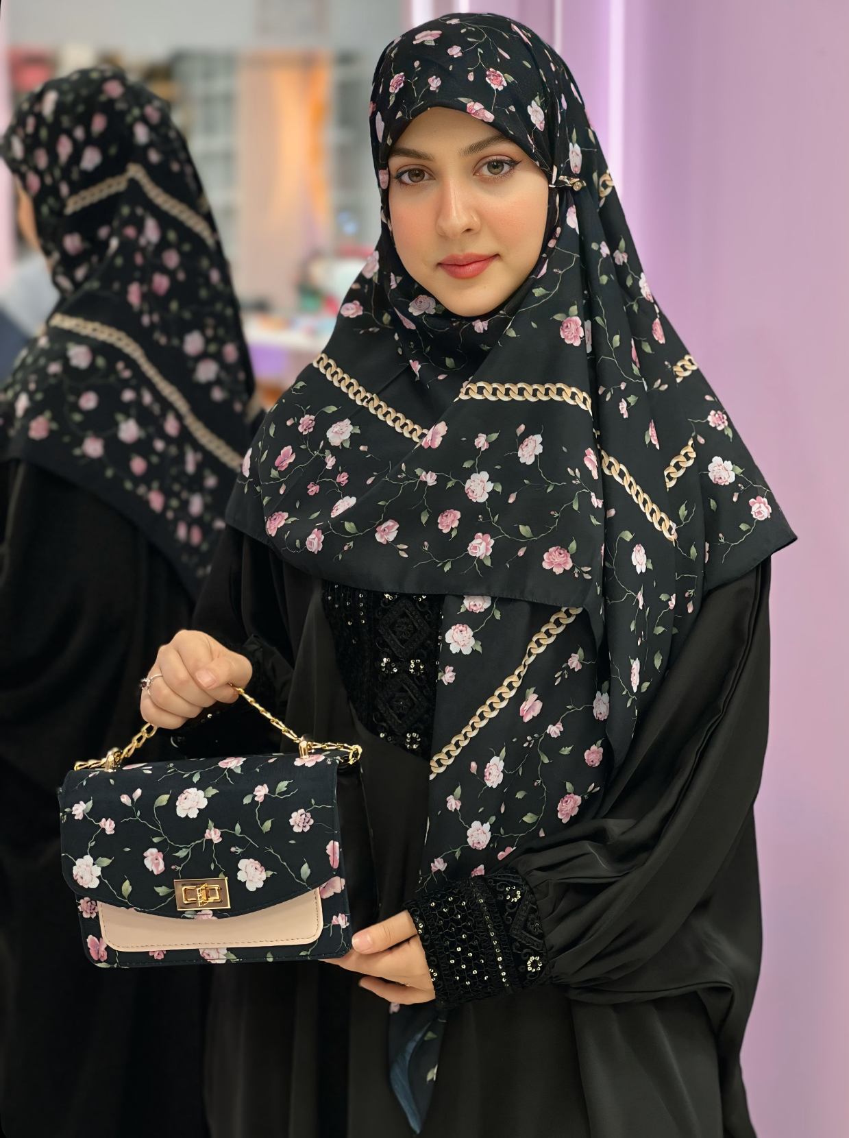 مشکی گل ریز