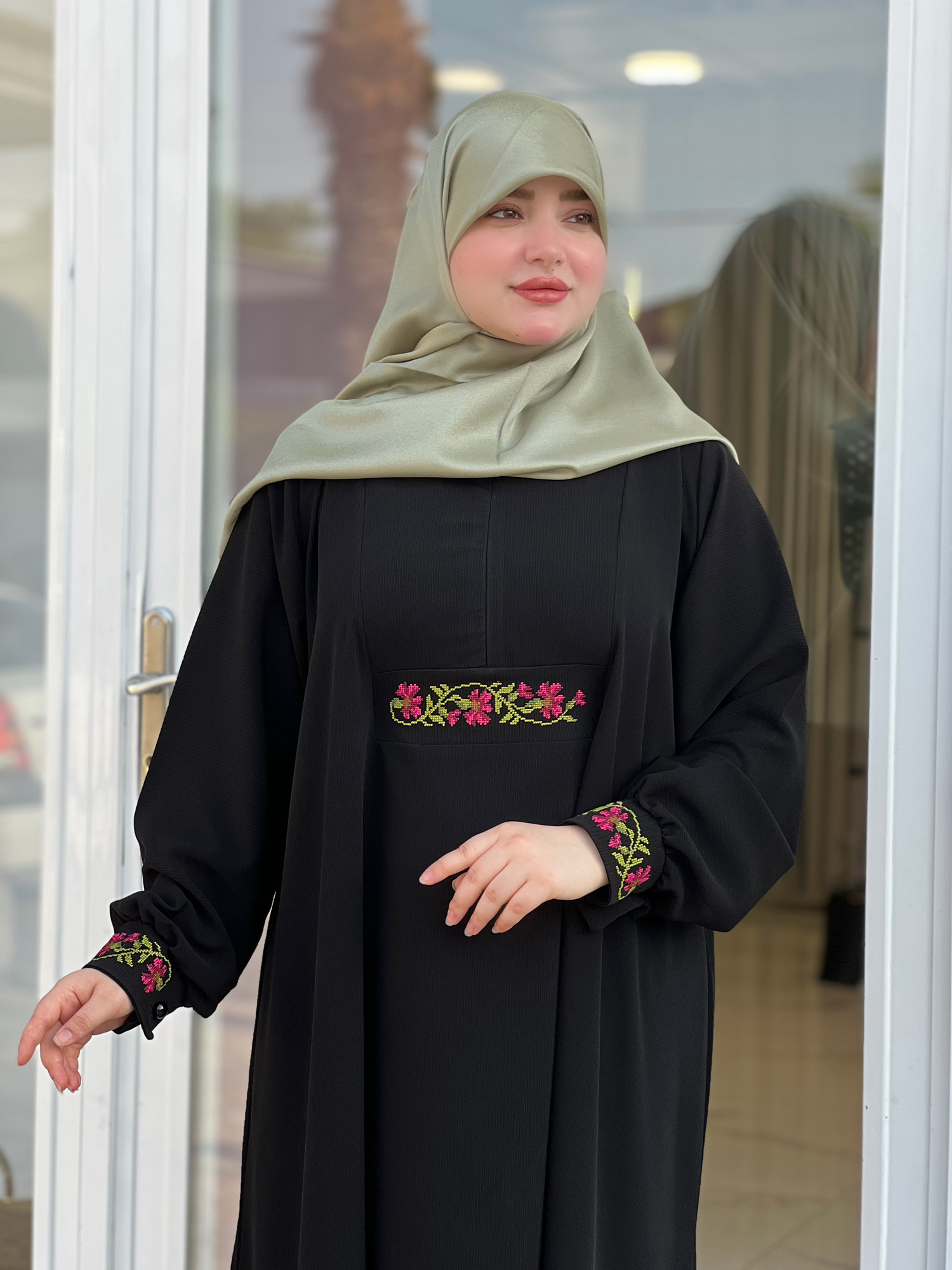 عباي گلدوزي  نسترن